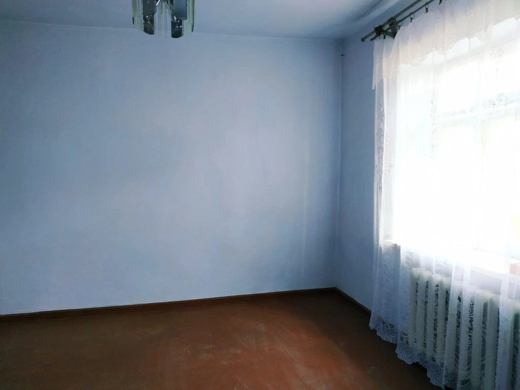 House for sale. 4 rooms, 100 m², 1 floor. Kherson. 