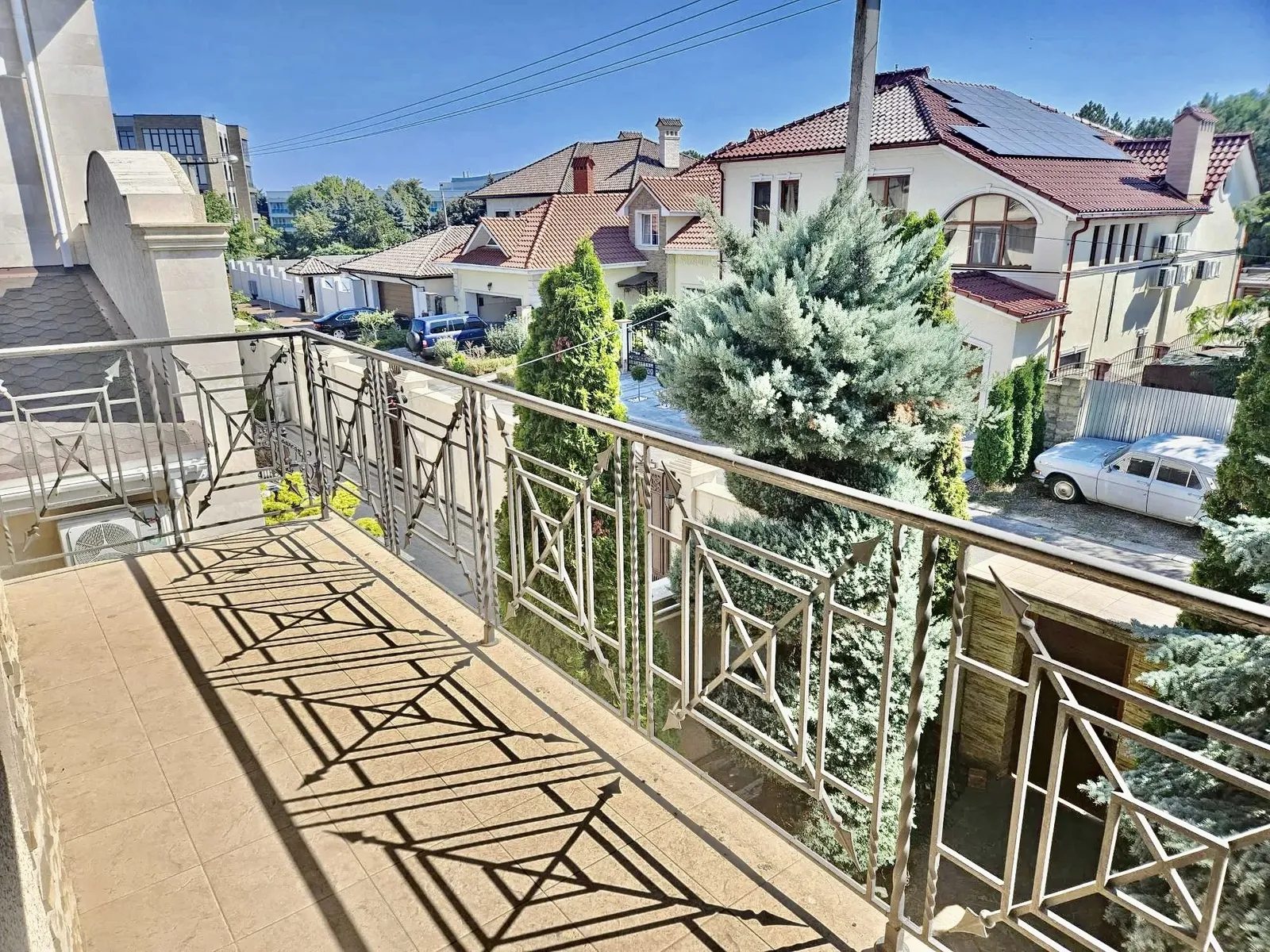 House for sale 200 m², 2 floors. Sosnova vul., Odesa. 