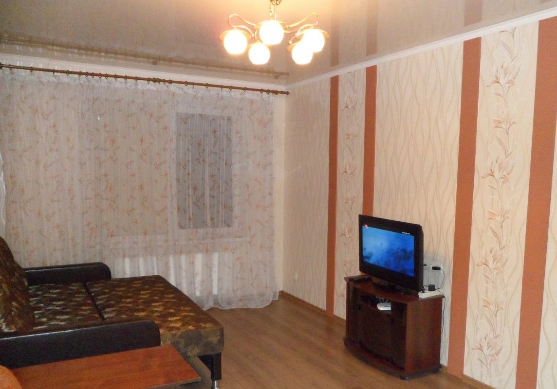 Apartment for rent. 1 room, 42 m², 3rd floor/16 floors. Odesa. 