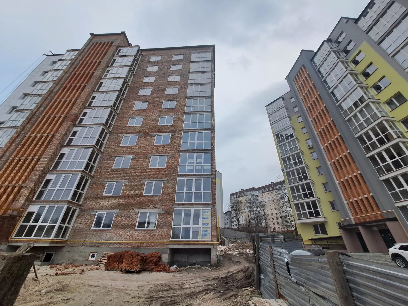 Продаж квартири 3 кімнати, 87 m², 1 пов./10 поверхів. Аляска, Тернопіль. 