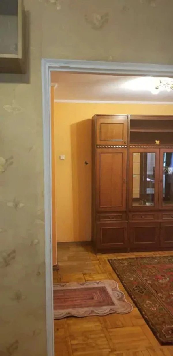 Продаж квартири. 3 rooms, 50 m², 1st floor/5 floors. 35, Малиновского ул., Одеса. 