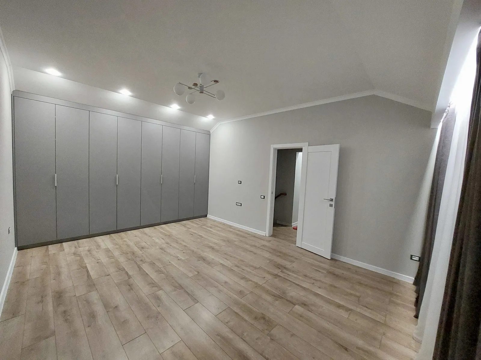 Продаж будинку 140 m², 2 поверхи. Київський район, Одеса. 