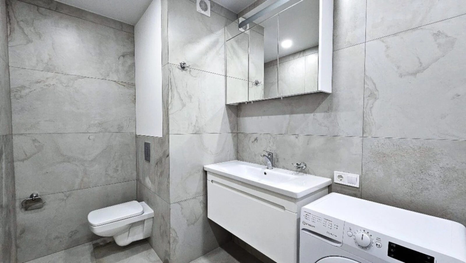 Apartment for rent. 2 rooms, 79 m², 23 floor/25 floors. 1, Baltyyskyy prov., Kyiv. 