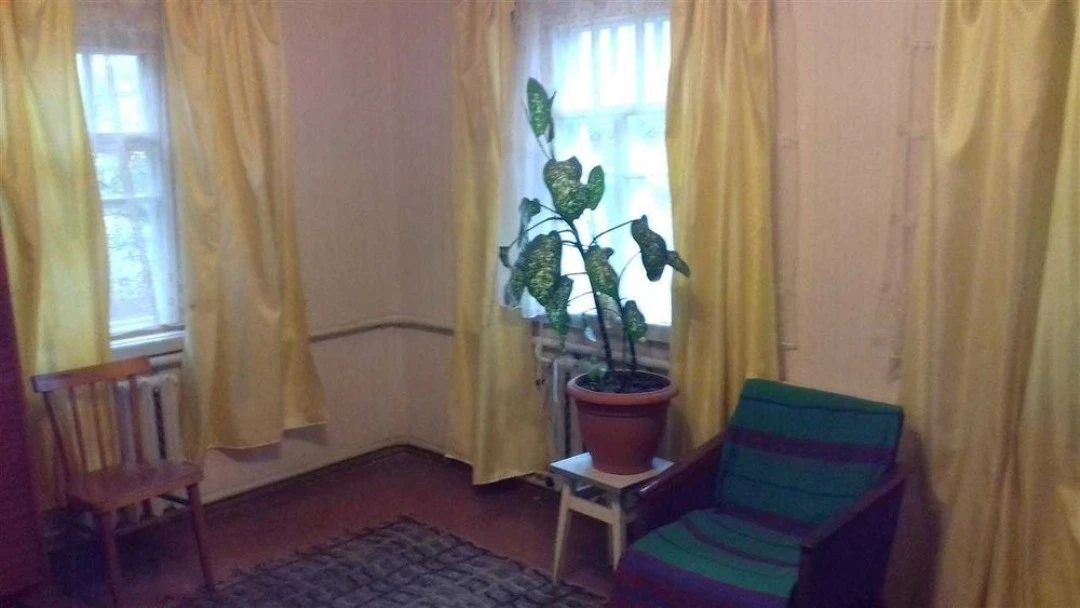 House for sale. 4 rooms, 80 m², 1 floor. Fastiv. 