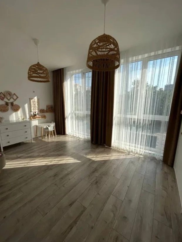 Продажа дома. 6 rooms, 230 m², 4 floors. Румунська, Черновцы. 