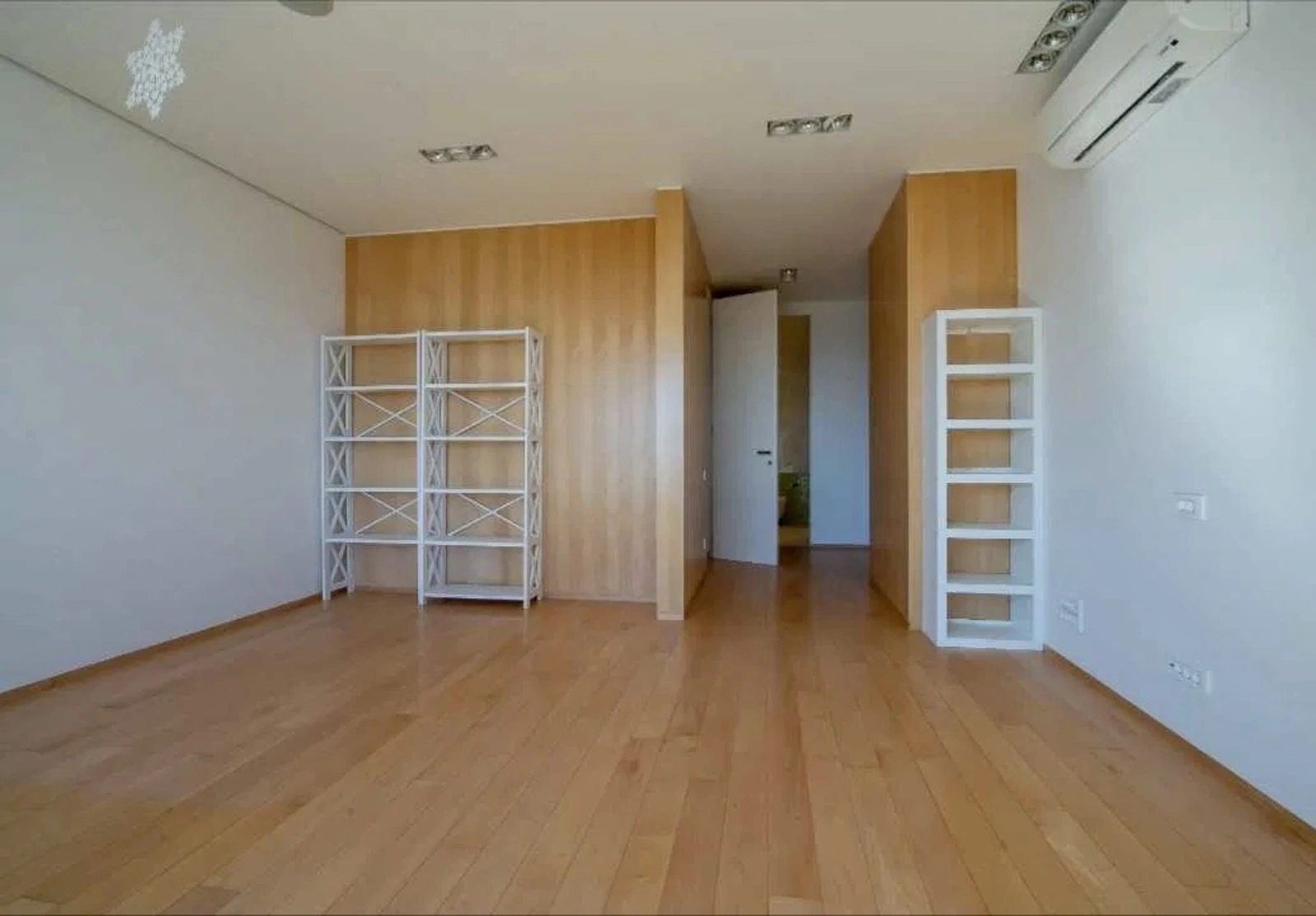 Продаж квартири. 5 rooms, 730 m², 18 floor/18 floors. 1, Литературна вул., Одеса. 