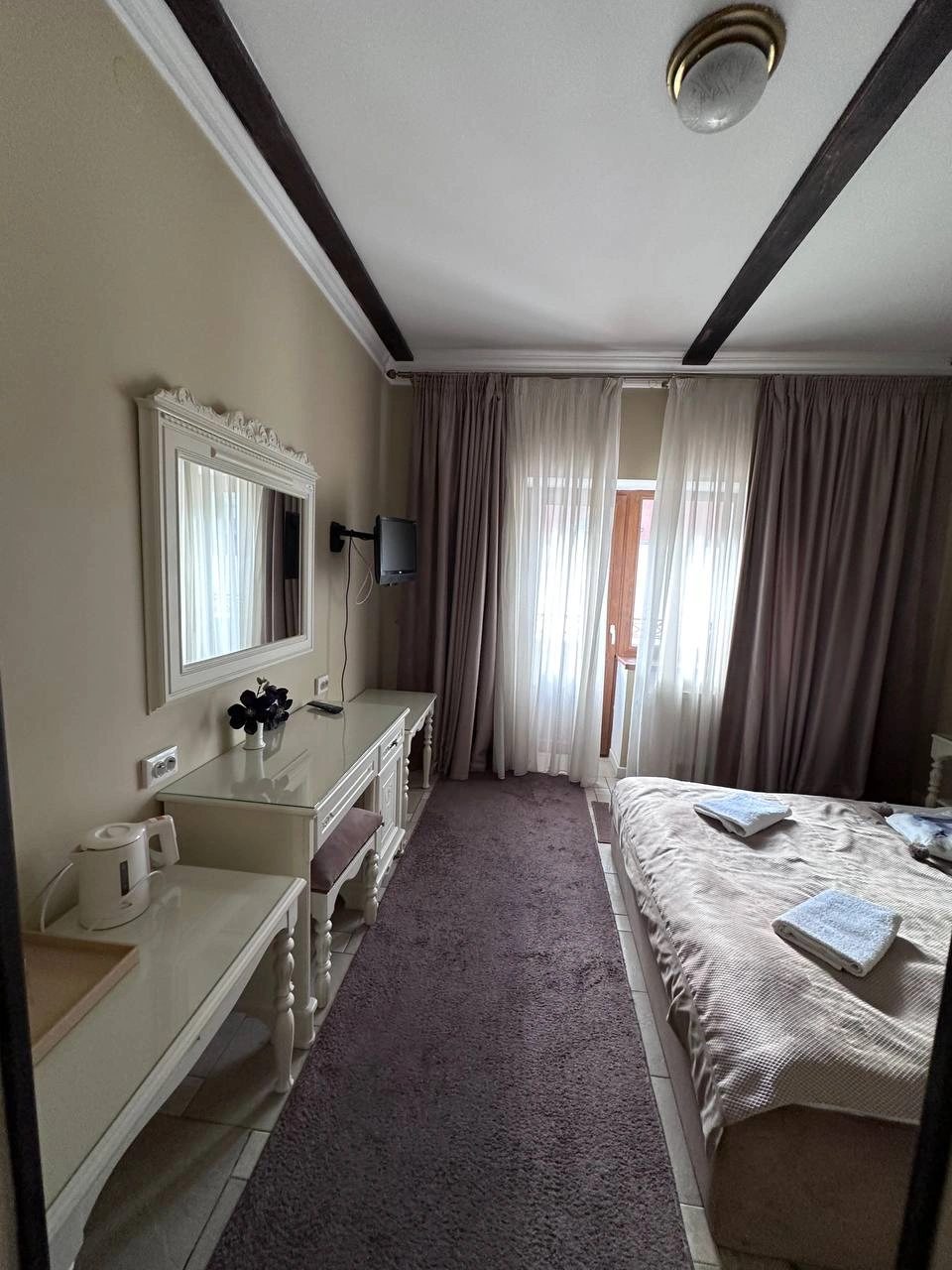 Room for sale. 1 room, 20 m², 5th floor/5 floors. Bukovel, Yaremche. 