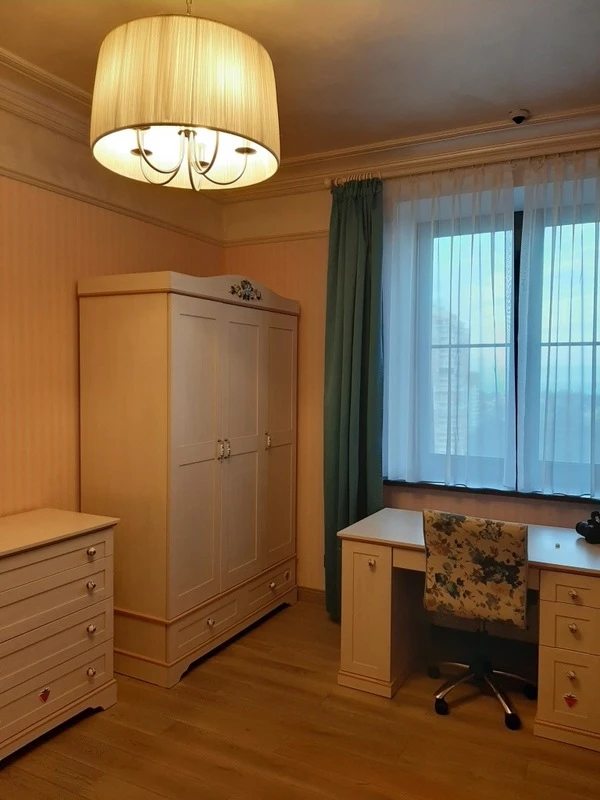 Квартира с тремя спальнями в Приморском районе Одессы!