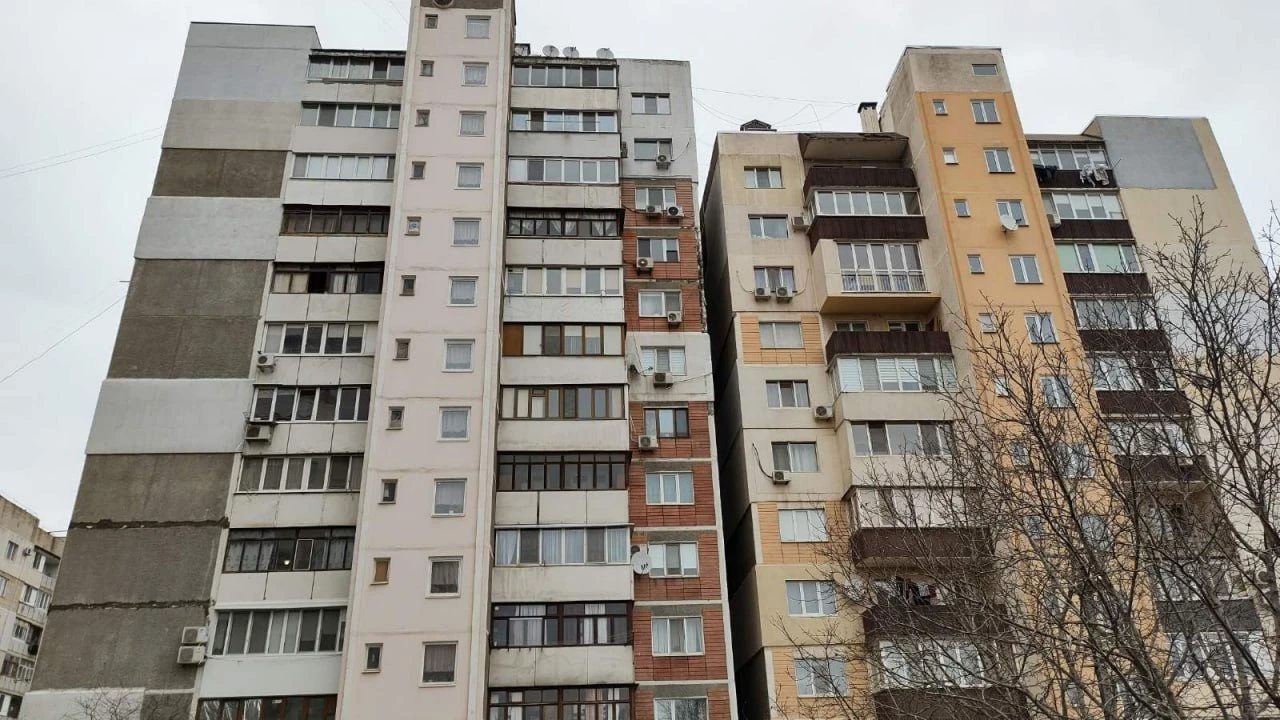 Apartments for sale. 3 rooms, 72 m², 10th floor/12 floors. Buhaevskaya, Odesa. 