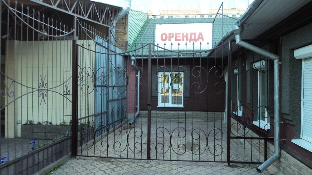 Продам нежитлове приміщення в центрі міста Прилук.