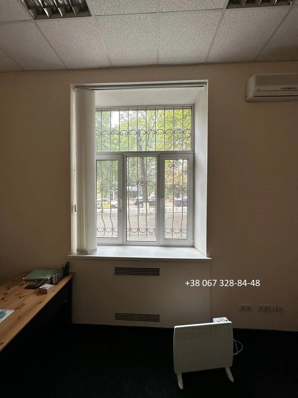 Office for sale. 5 rooms, 102 m², 1st floor. Kyiv. 