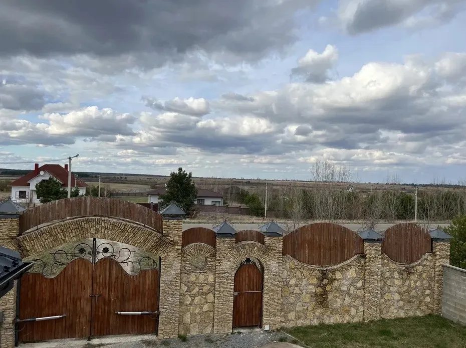 Будинок в селі Козлин Рівненської області, Рівненського району !Термін