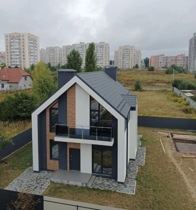 House for sale. 4 rooms, 135 m², 2 floors. Svyatopetrivske. 