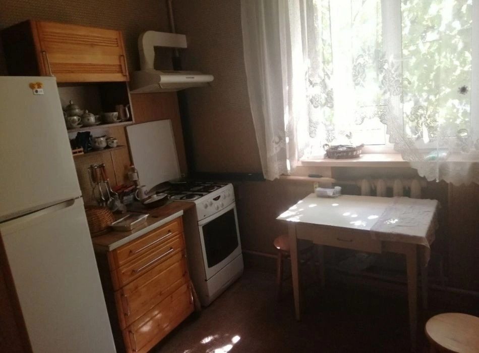 House for sale. 4 rooms, 100 m², 1 floor. 32-ya Lynyya, Odesa. 