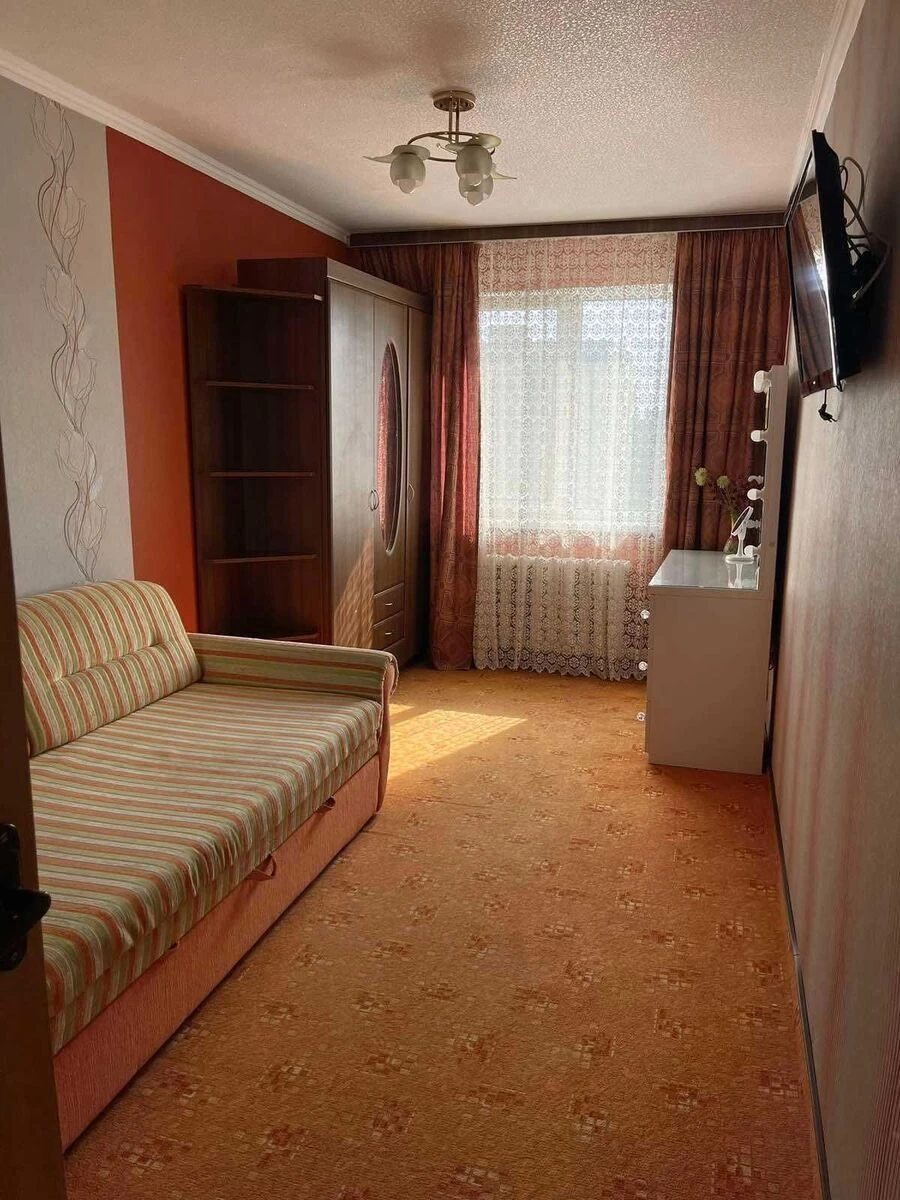 Apartments for sale. 3 rooms, 60 m², 5th floor/5 floors. 5, Metrobudivska 5, Kyiv. 