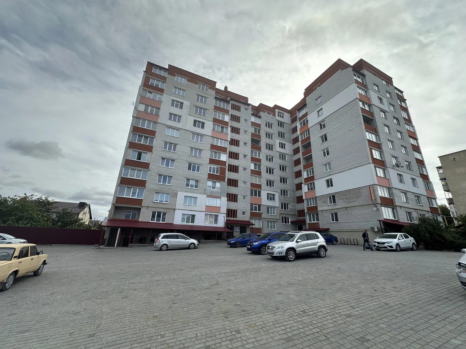 Apartments for sale. 1 room, 40 m², 3rd floor/10 floors. 8, Lesi Ukrayinky vul., Velykaya Berezovytsa. 