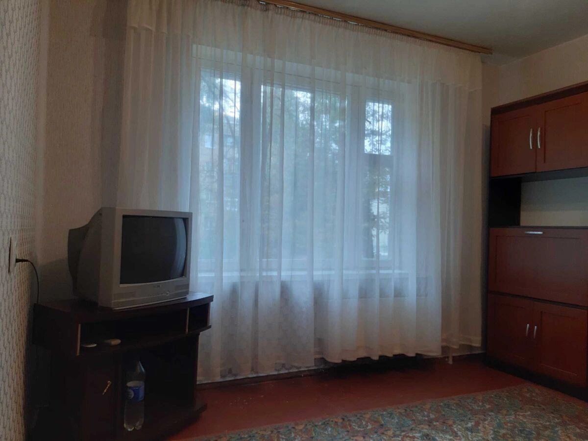 Apartments for sale. 1 room, 25 m², 2nd floor/5 floors. 3, Parkovo-Syretskaya , Kyiv. 