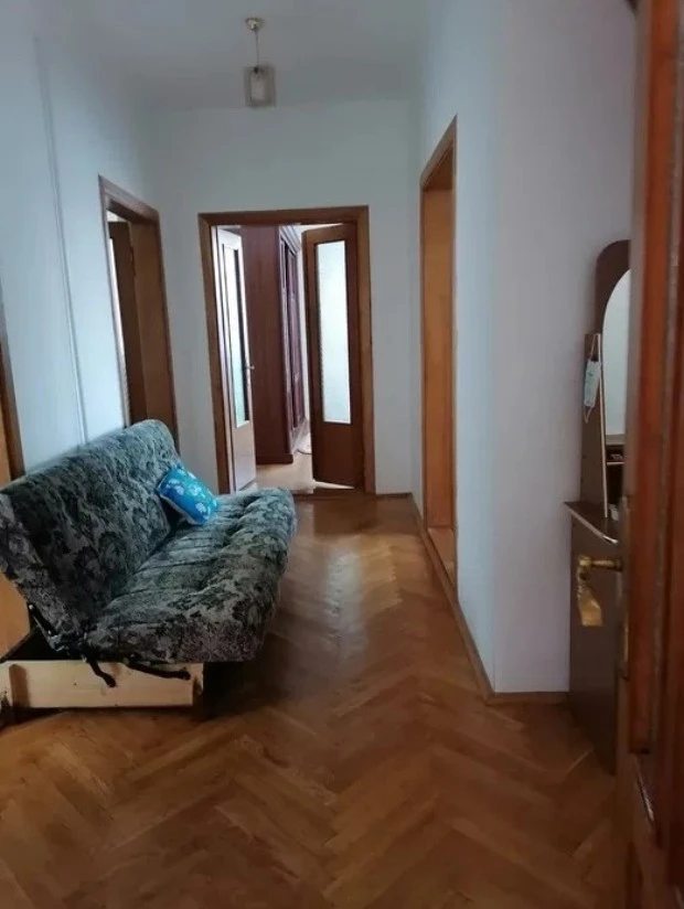 House for sale. 7 rooms, 202 m², 3 floors. Zhulyn. 