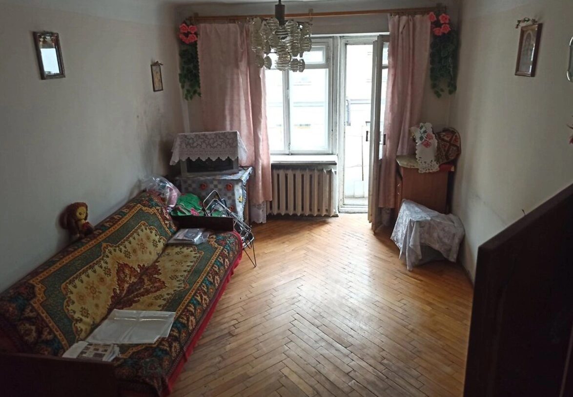 Apartments for sale. 1 room, 32 m², 2nd floor/4 floors. Tsentr, Ternopil. 