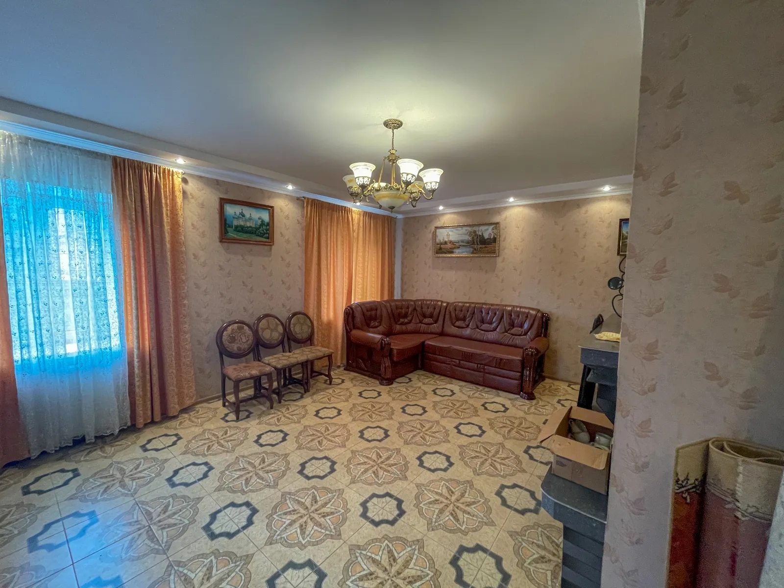 Продам нерухомість під комерцію 1530 m², 1 пов./1 пов.. 12, Шкільна вул., Нище. 