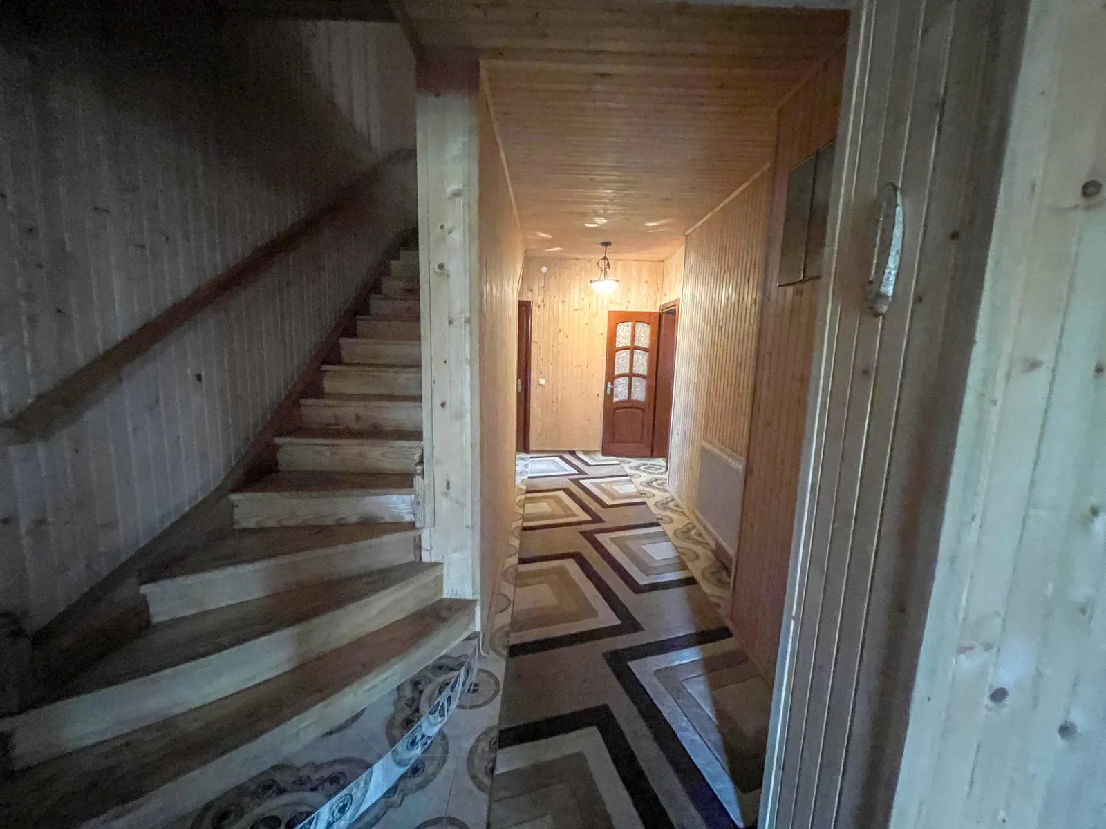 Продам нерухомість під комерцію 1530 m², 1 пов./1 пов.. 12, Шкільна вул., Нище. 