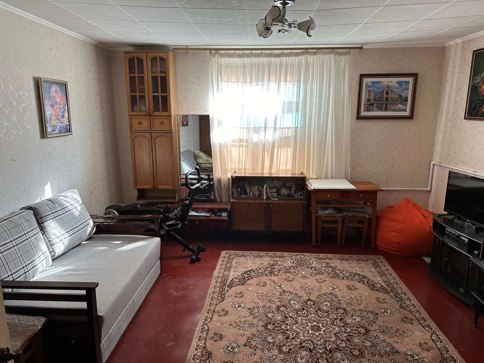 Room for sale. 2 rooms, 40 m², 1st floor/2 floors. Ul. Kontr-Admyrala Lunyna, Odesa. 