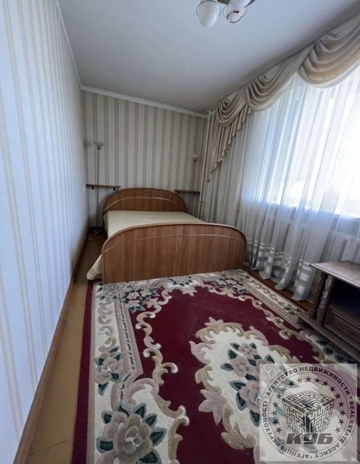 Продаж квартири. 2 rooms, 43 m², 5th floor/6 floors. 3, Тополева 3, Київ. 