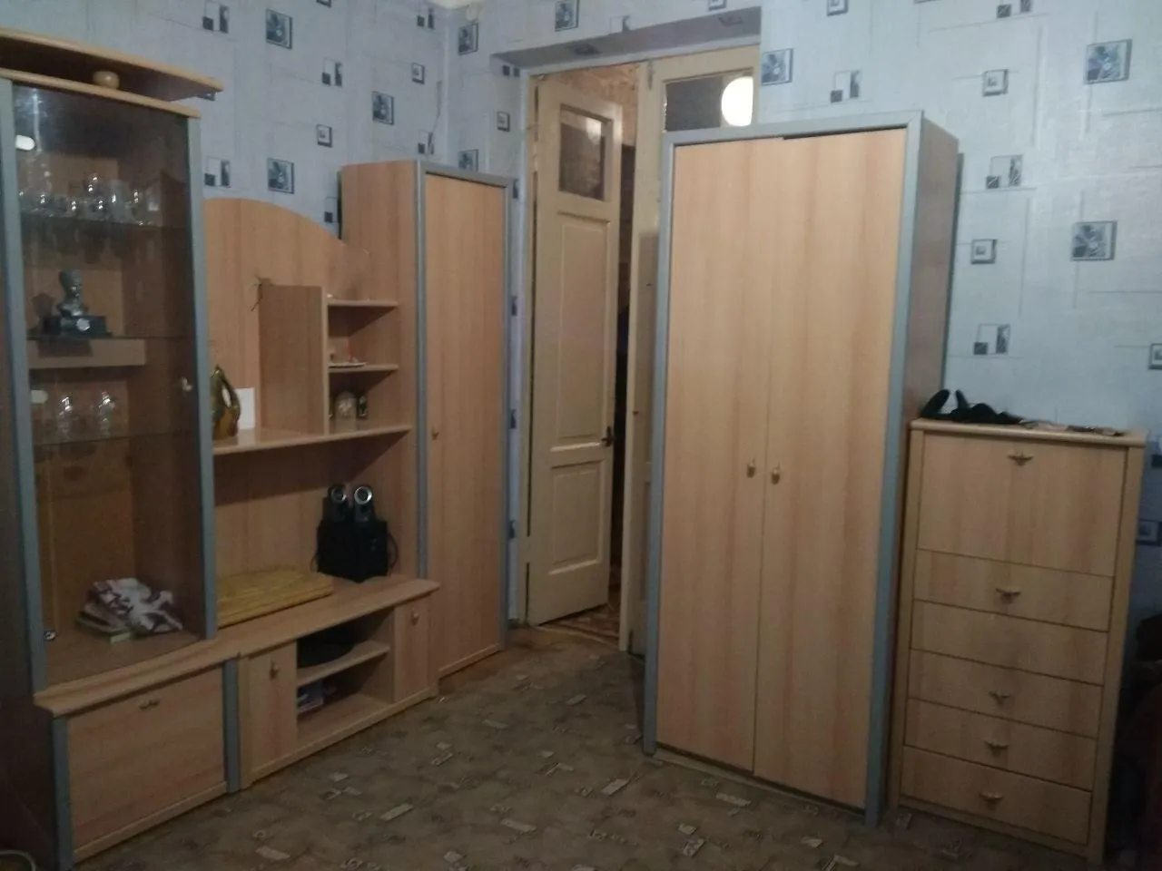 Apartments for sale. 2 rooms, 58 m², 2nd floor/5 floors. Chernyshevska, Kharkiv. 