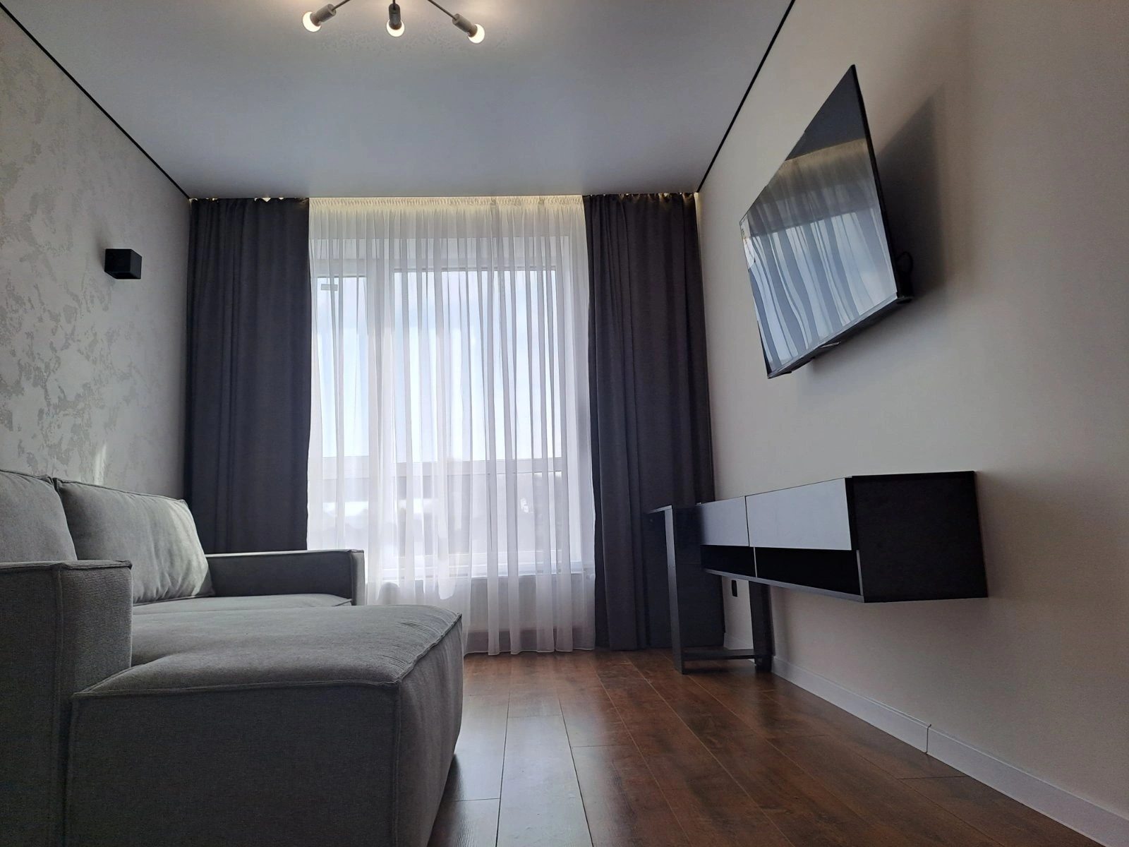 Apartments for sale. 1 room, 42 m², 4th floor/5 floors. Staryy park, Ternopil. 