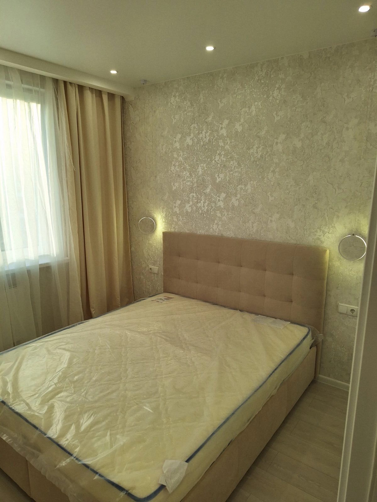 Apartments for sale. 1 room, 43 m², 12 floor/19 floors. 10, Zhemchuzhnaya ul., Odesa. 