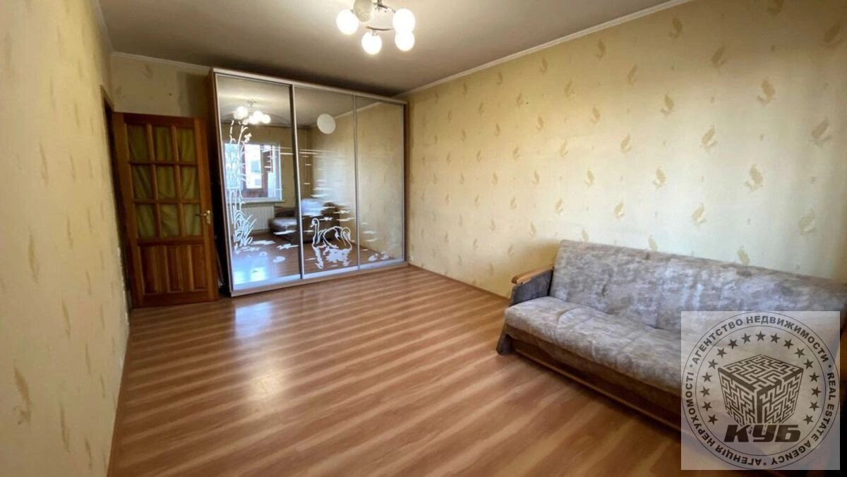Apartments for sale. 3 rooms, 73 m², 13 floor/16 floors. 16, Ushakova Mykoly 16, Kyiv. 
