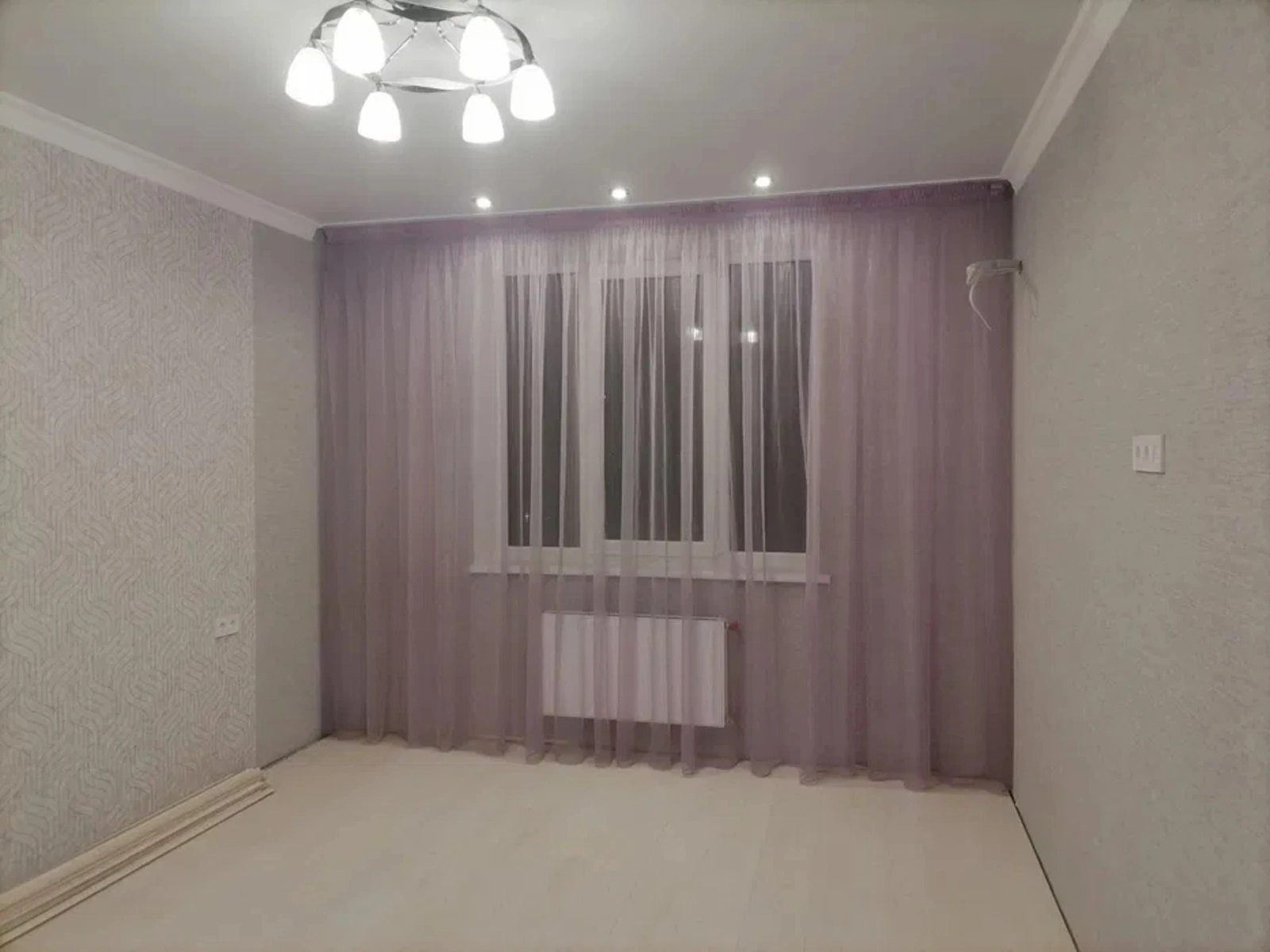 Продаж квартири. 1 room, 42 m², 14 floor/24 floors. 27, Варненская ул., Одеса. 
