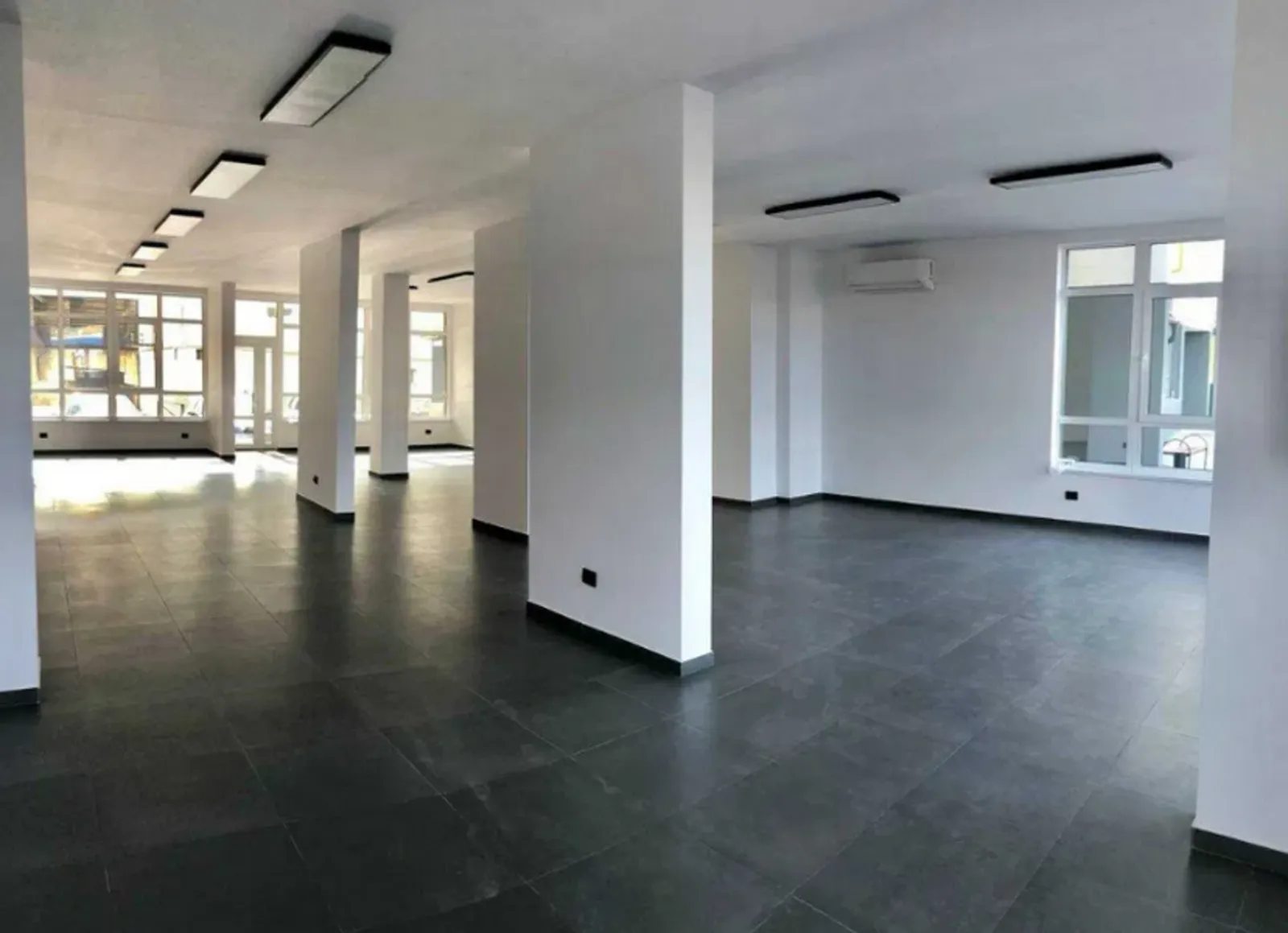 Real estate for sale for commercial purposes. 128 m², 1st floor/10 floors. Obolonya, Ternopil. 
