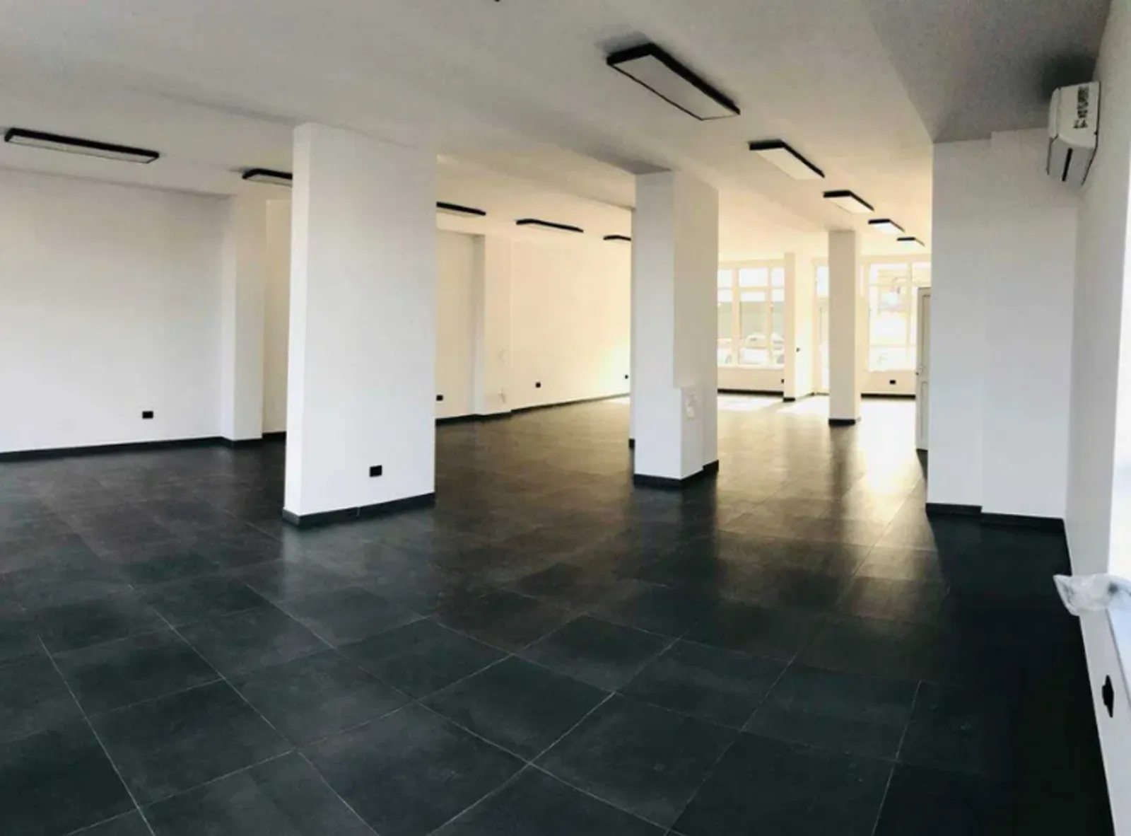 Продам нерухомість під комерцію. 128 m², 1st floor/10 floors. Оболоня, Тернопіль. 