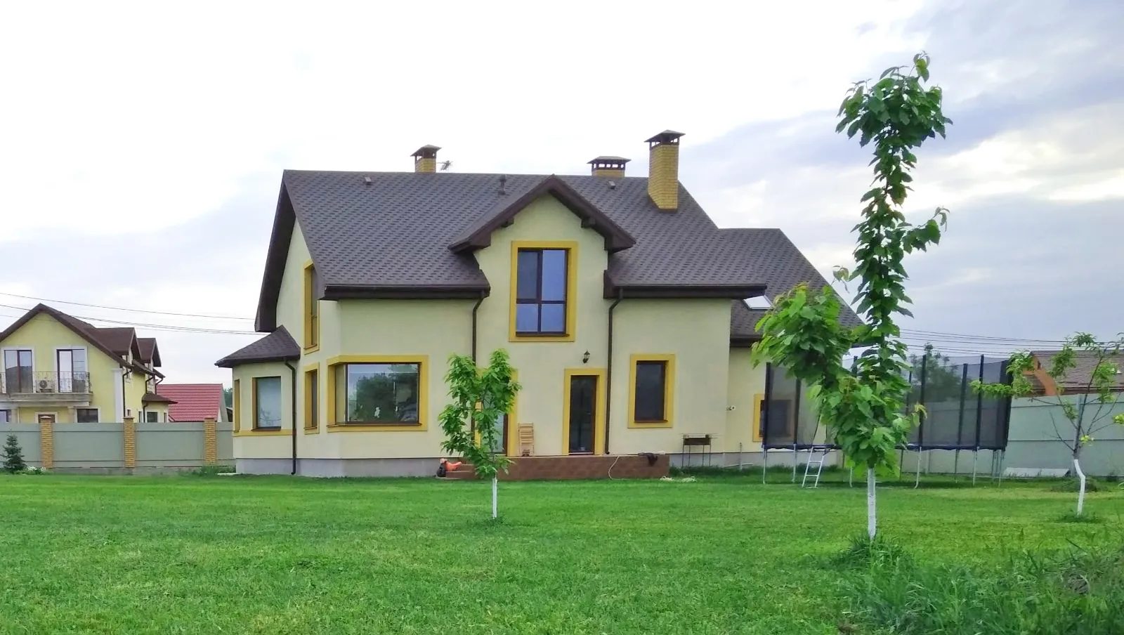 House for rent. 5 rooms, 206 m², 2 floors. Pohreby. 