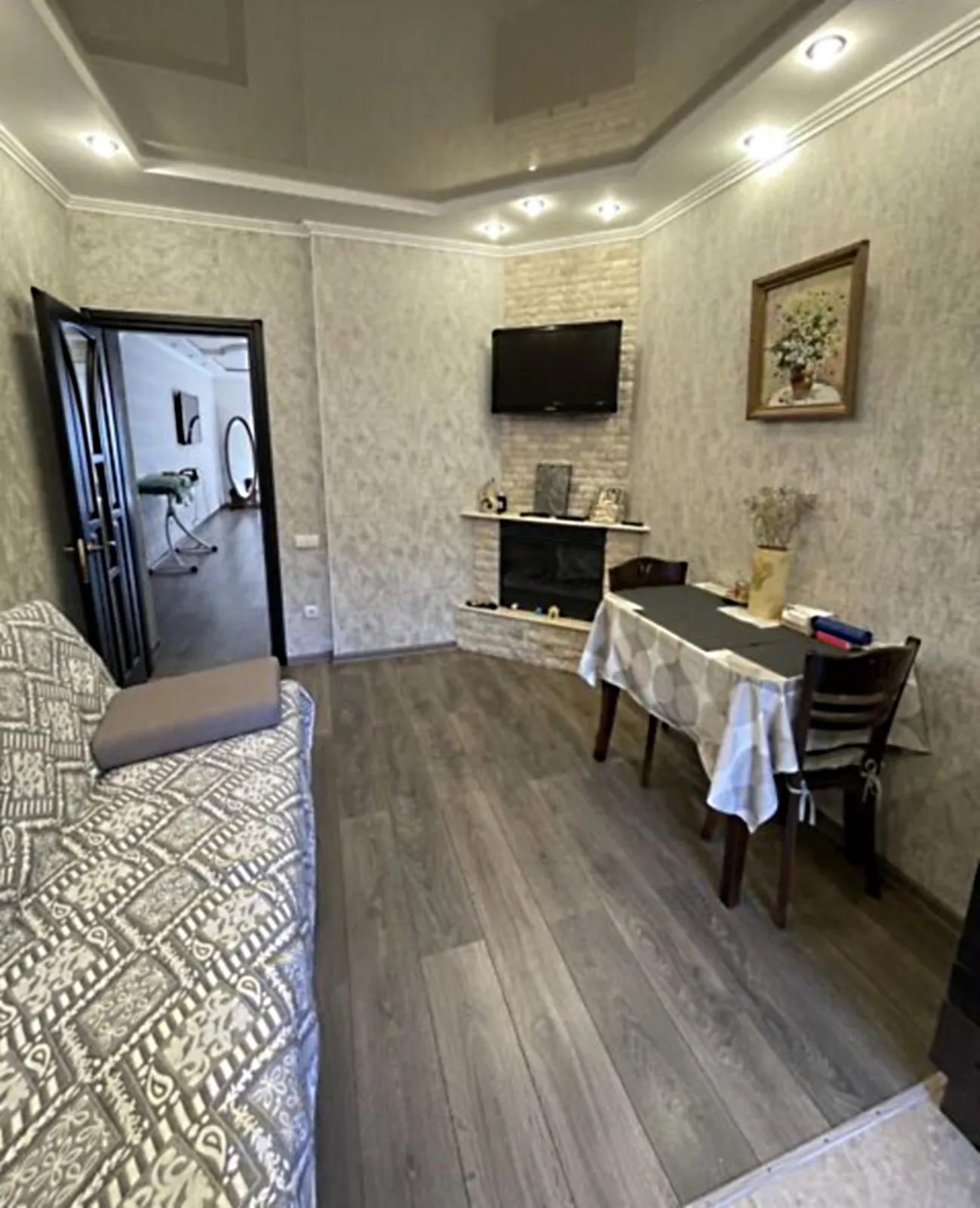 Apartments for sale. 1 room, 55 m², 2nd floor/11 floors. 50, Koroleva Akademyka , Odesa. 