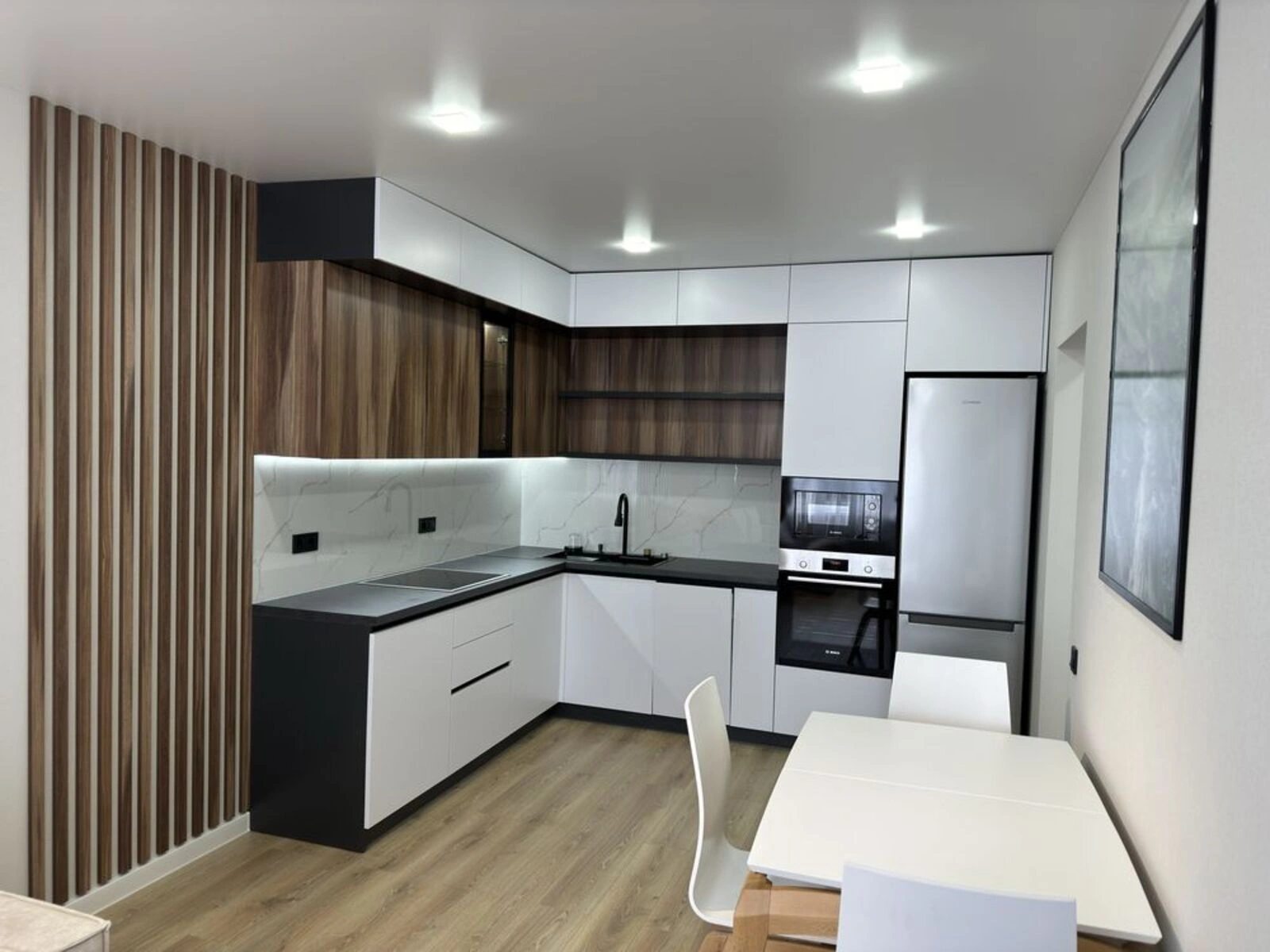 Продаж квартири 1 кімната, 412 m², 4 пов./19 поверхів. 9, Жемчужная ул., Одеса. 