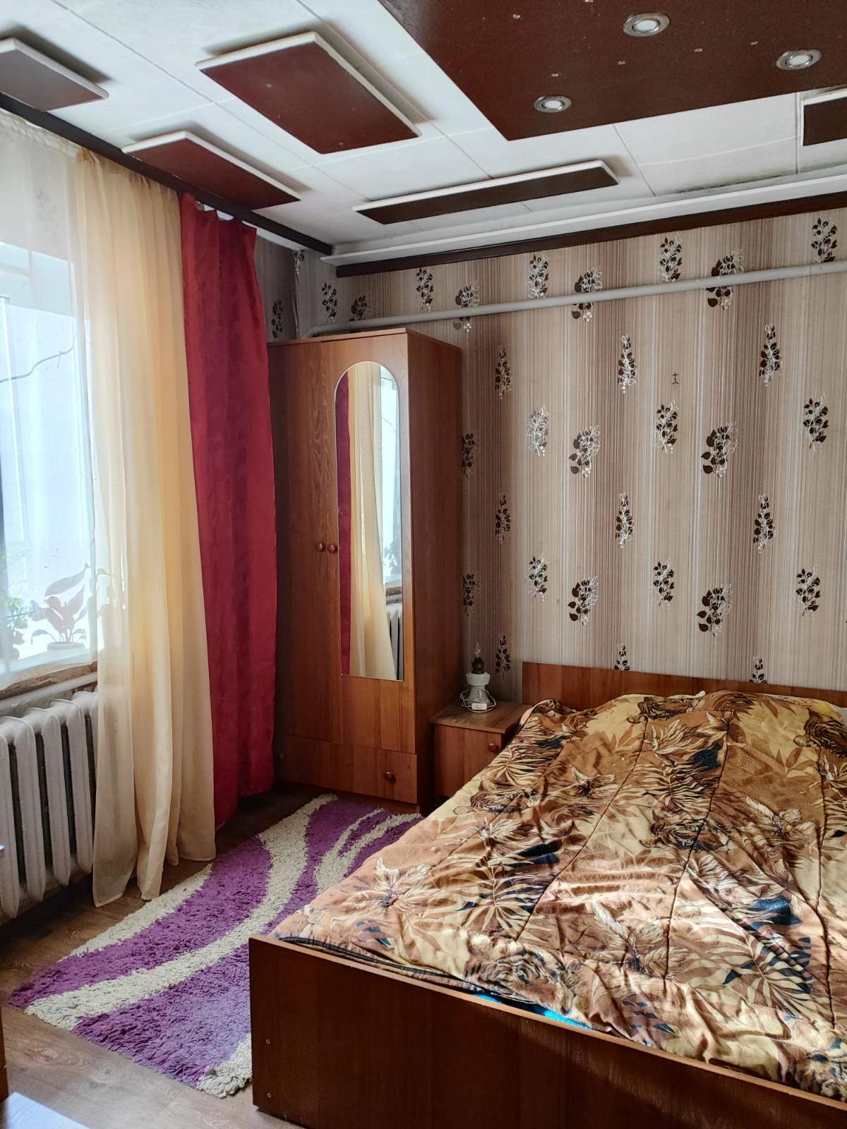 Сдам комнату на длительный период. 1 комната, 75 m², 1 этаж/1 этаж. 21, Демидовская 21, Киев. 