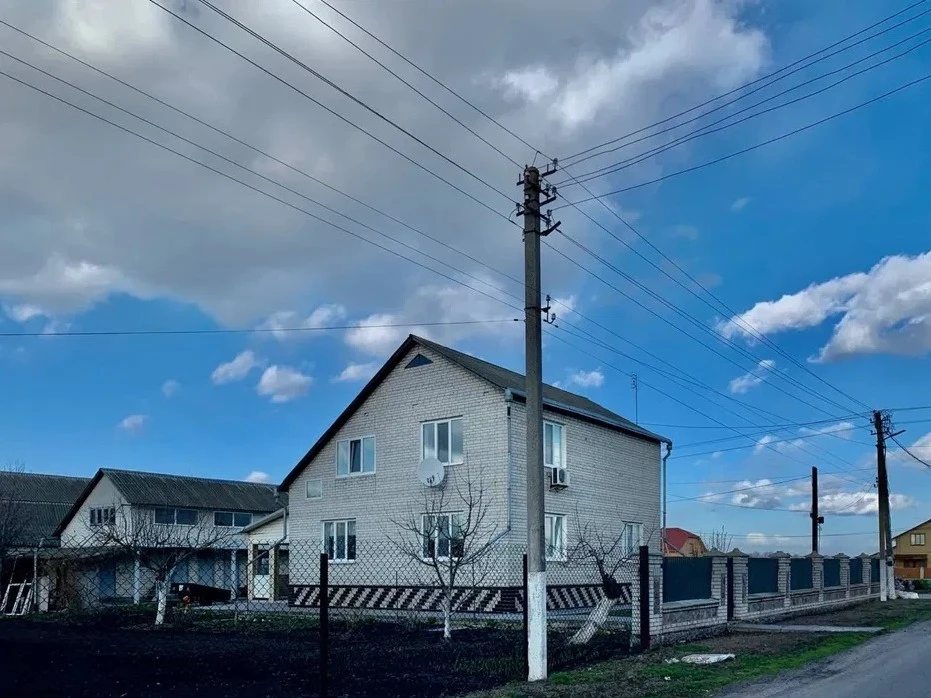 House for sale. 5 rooms, 139.1 m², 2 floors. Vyshneva, Uzyn. 