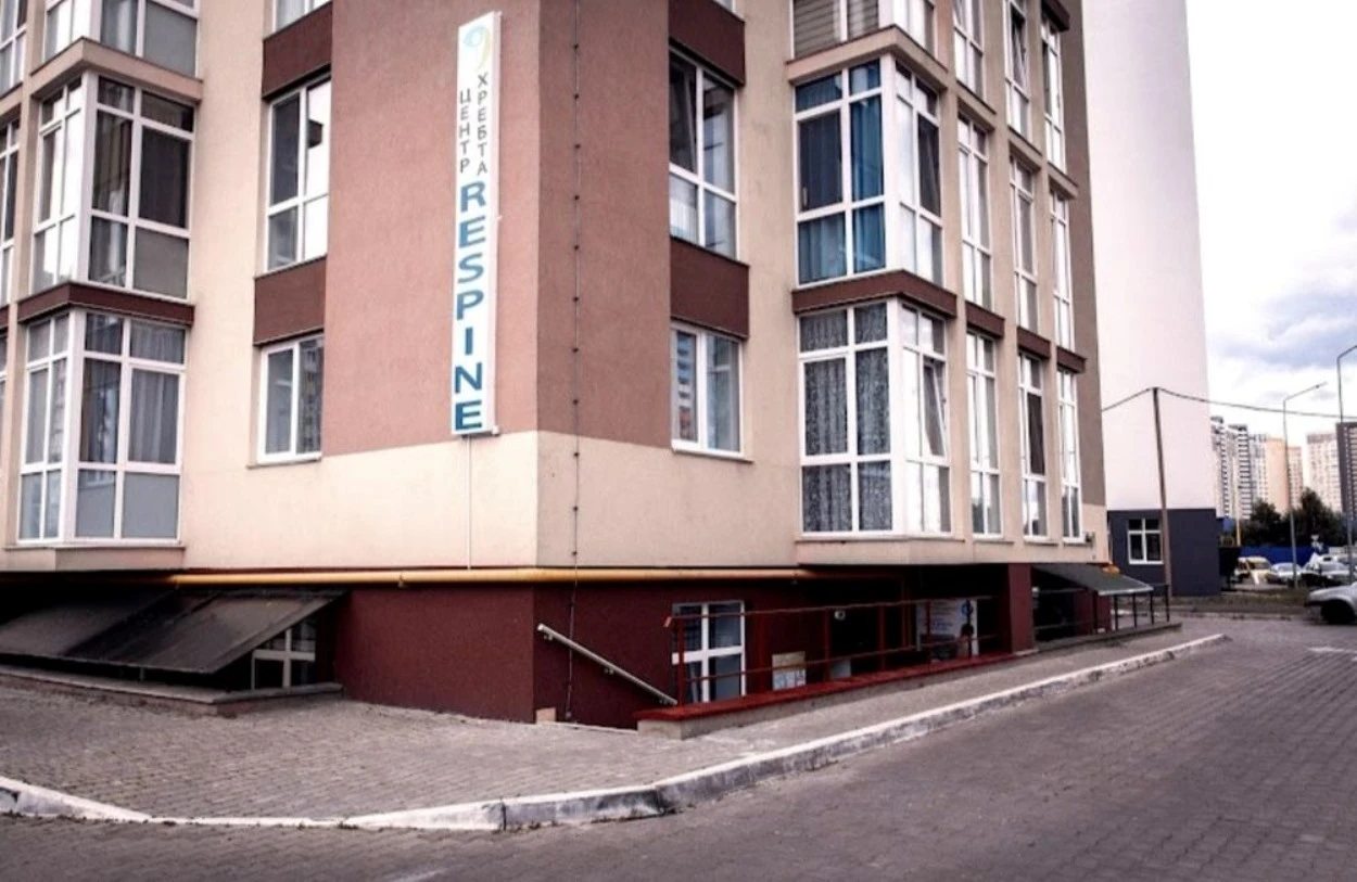 Office for sale. 4 rooms, 108 m², 1st floor/11 floors. Vasylya Symonenka, Brovary. 