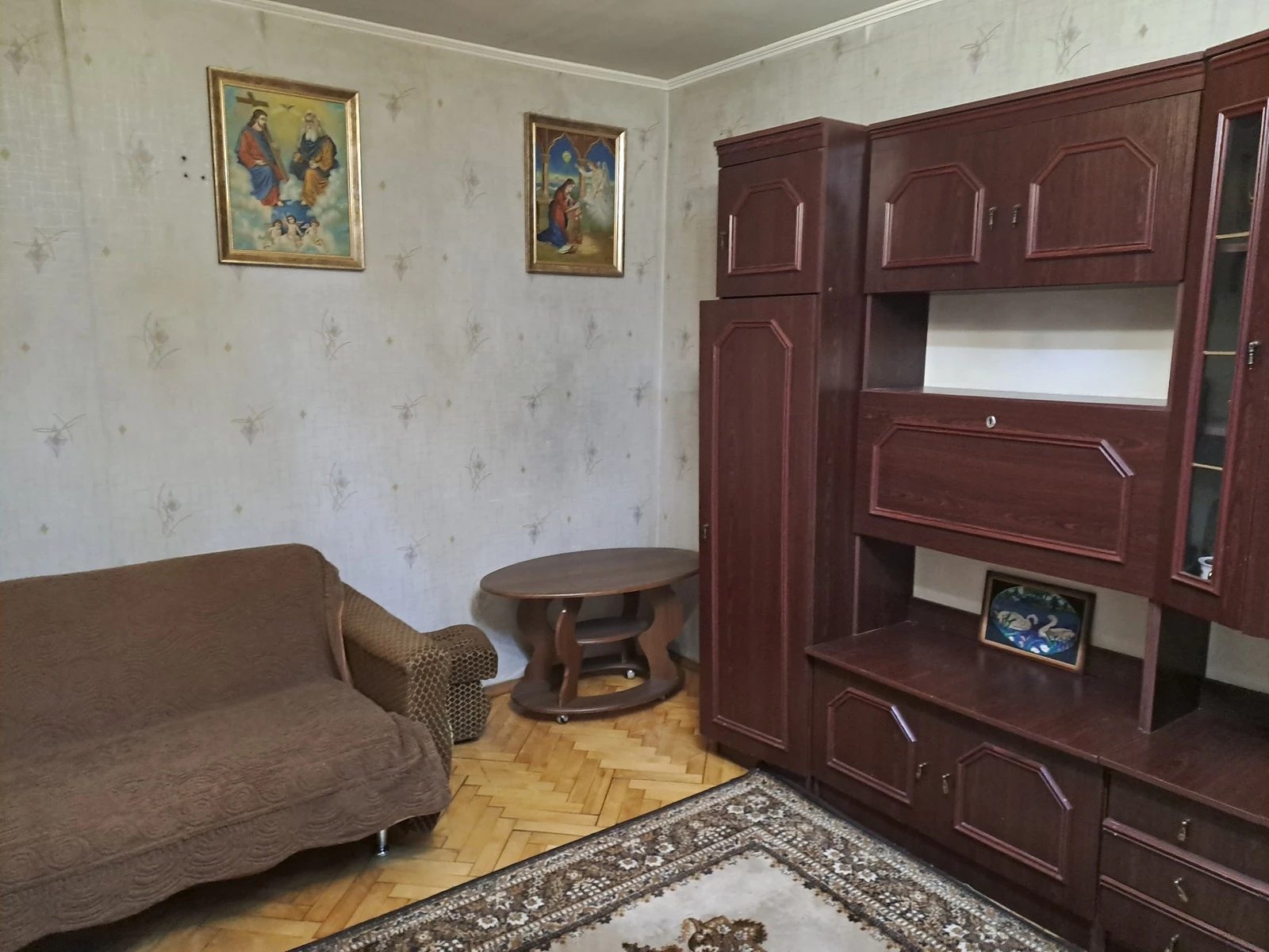 Apartment for rent. 1 room, 36 m², 1st floor/5 floors. L. Huzara vul., Ternopil. 