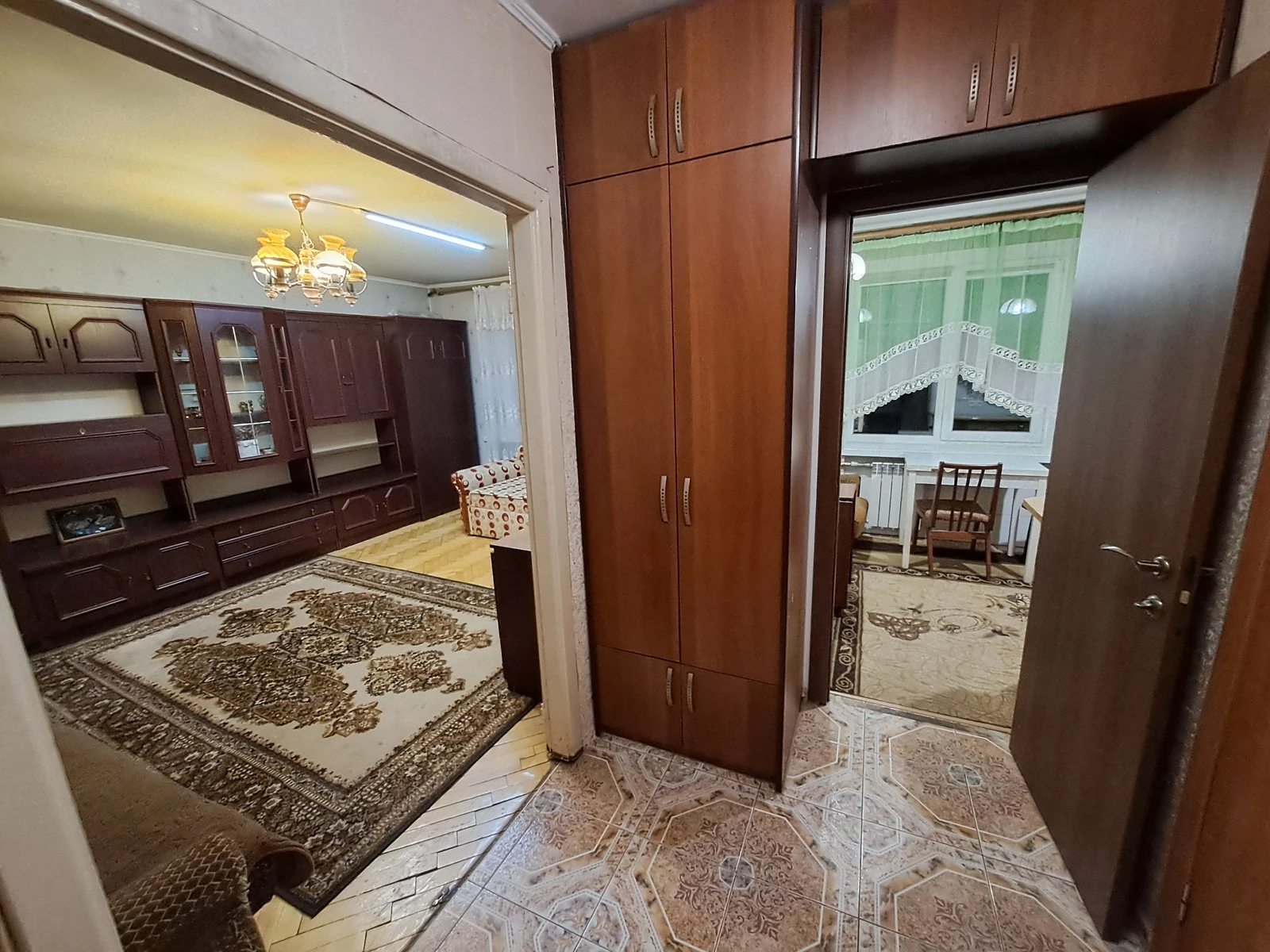 Apartment for rent. 1 room, 36 m², 1st floor/5 floors. L. Huzara vul., Ternopil. 