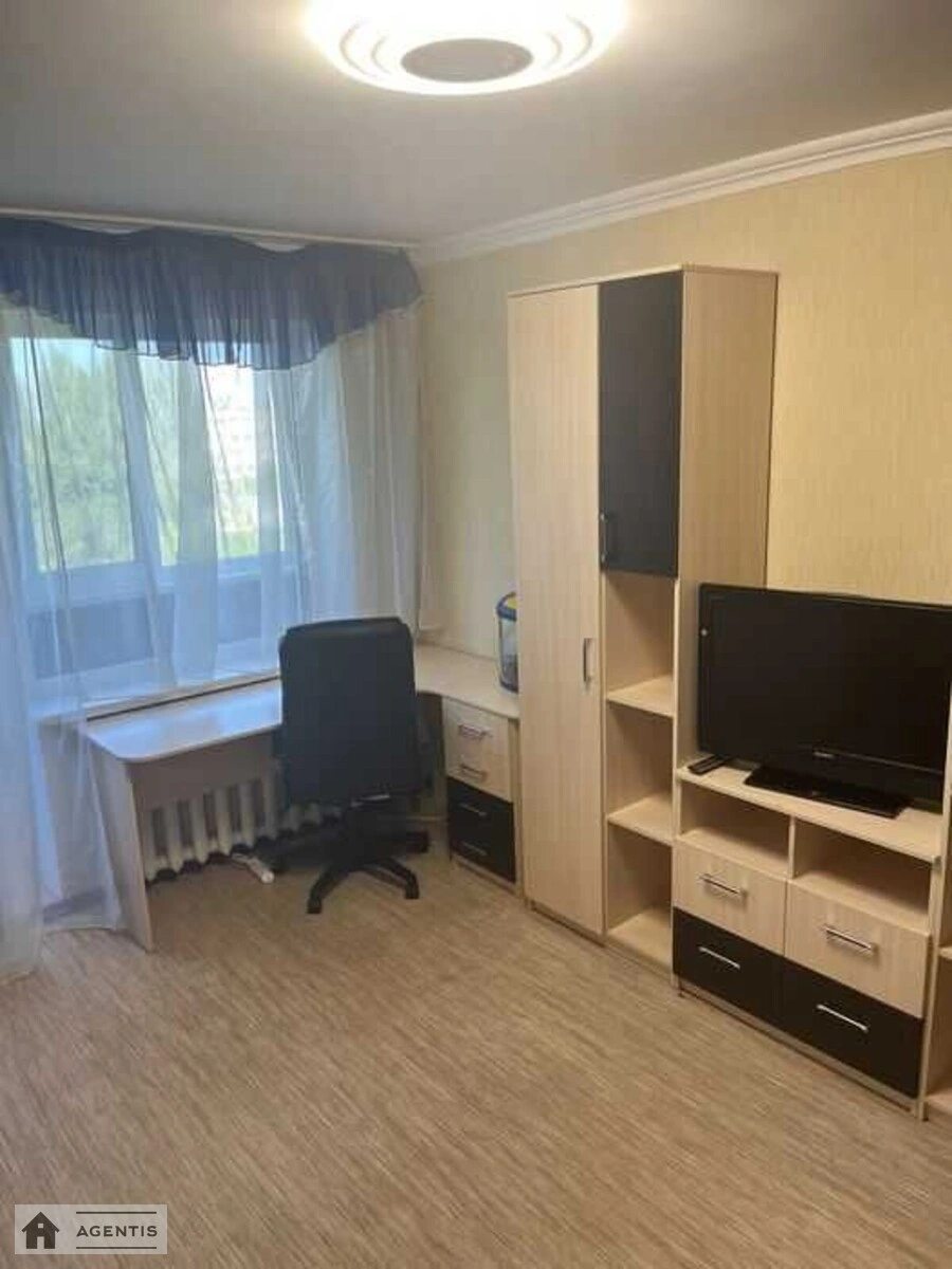 Здам квартиру. 3 rooms, 72 m², 4th floor/9 floors. 35, Ревуцького 35, Київ. 