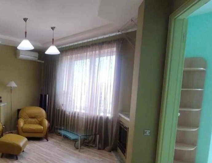 Apartment for rent. 4 rooms, 154 m², 16 floor/18 floors. 14, Sribnokilska 14, Kyiv. 
