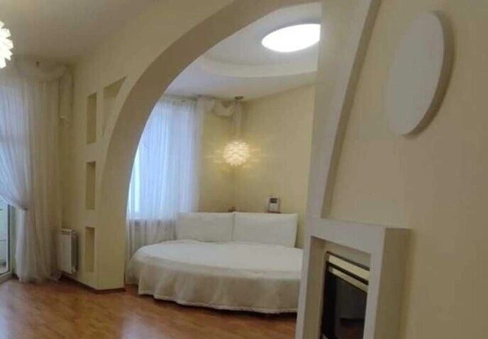 Apartment for rent. 4 rooms, 154 m², 16 floor/18 floors. 14, Sribnokilska 14, Kyiv. 