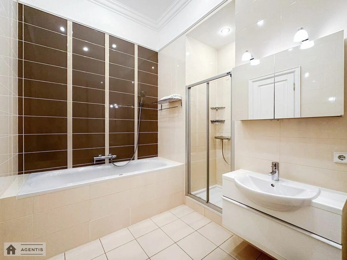Apartment for rent. 5 rooms, 165 m², 2nd floor/5 floors. 19, Nazarivska vul. Borysa Vyetrova, Kyiv. 