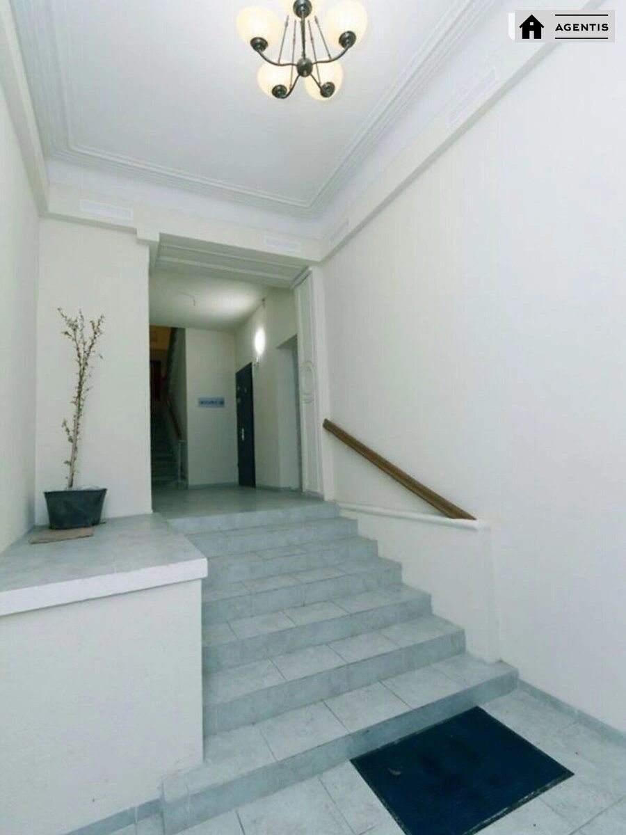 Здам квартиру. 3 rooms, 116 m², 3rd floor/6 floors. 5, Бессарабська 5, Київ. 