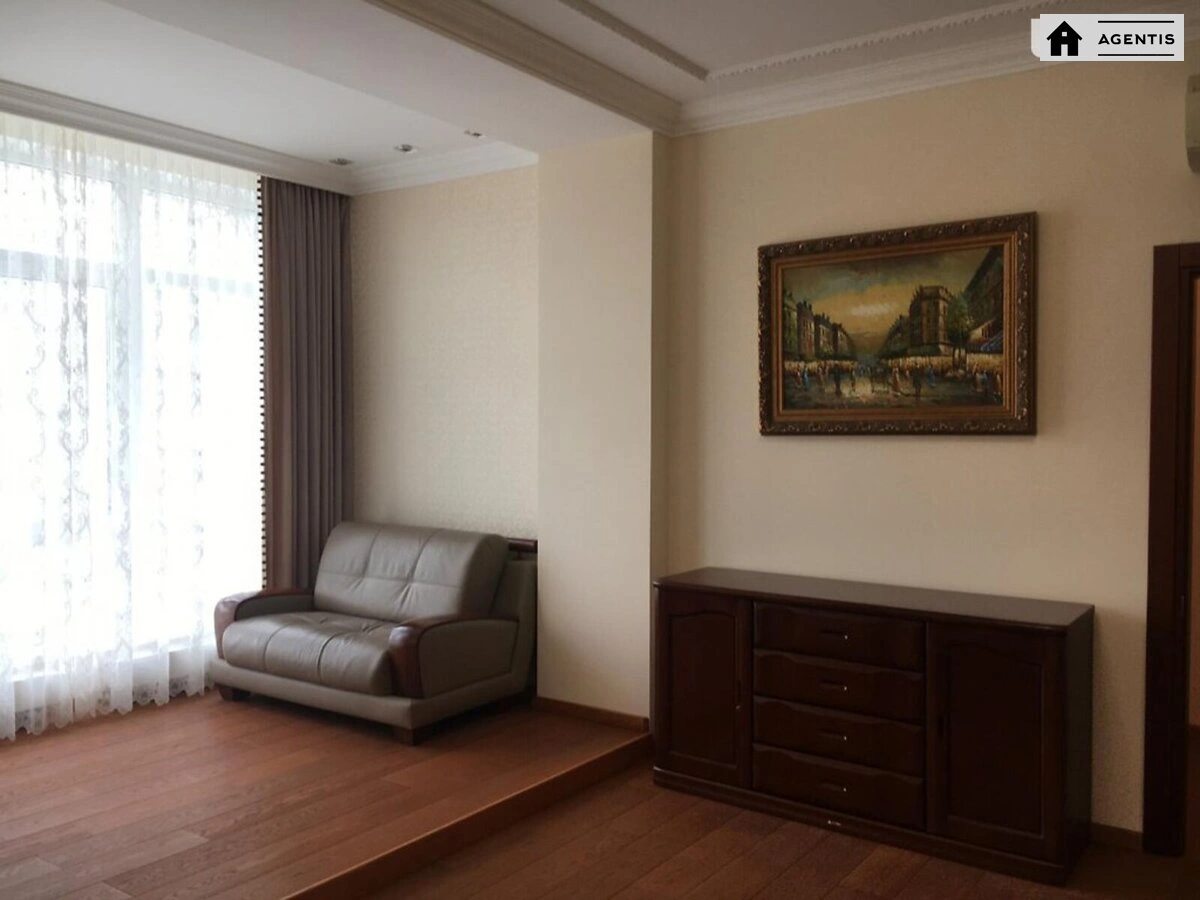 Apartment for rent 4 rooms, 140 m², 7th fl./19 floors. Andriya Verkhohlyada vul. Mykhayla Drahomirova, Kyiv. 