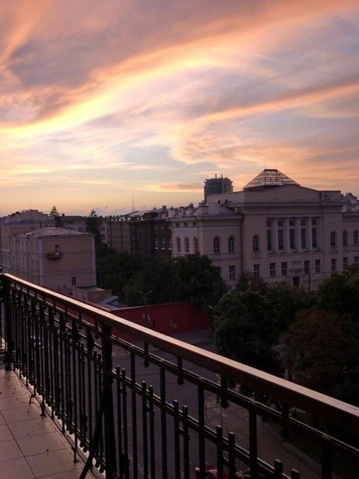 Apartment for rent. 5 rooms, 228 m², 6th floor/6 floors. 11, Pavla Skoropadskoho vul., Kyiv. 