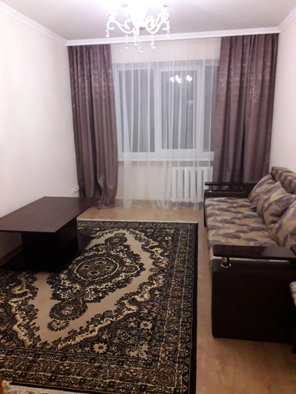 Apartment for rent. 2 rooms, 46 m², 2nd floor/5 floors. Torhovytsya vul., Ternopil. 